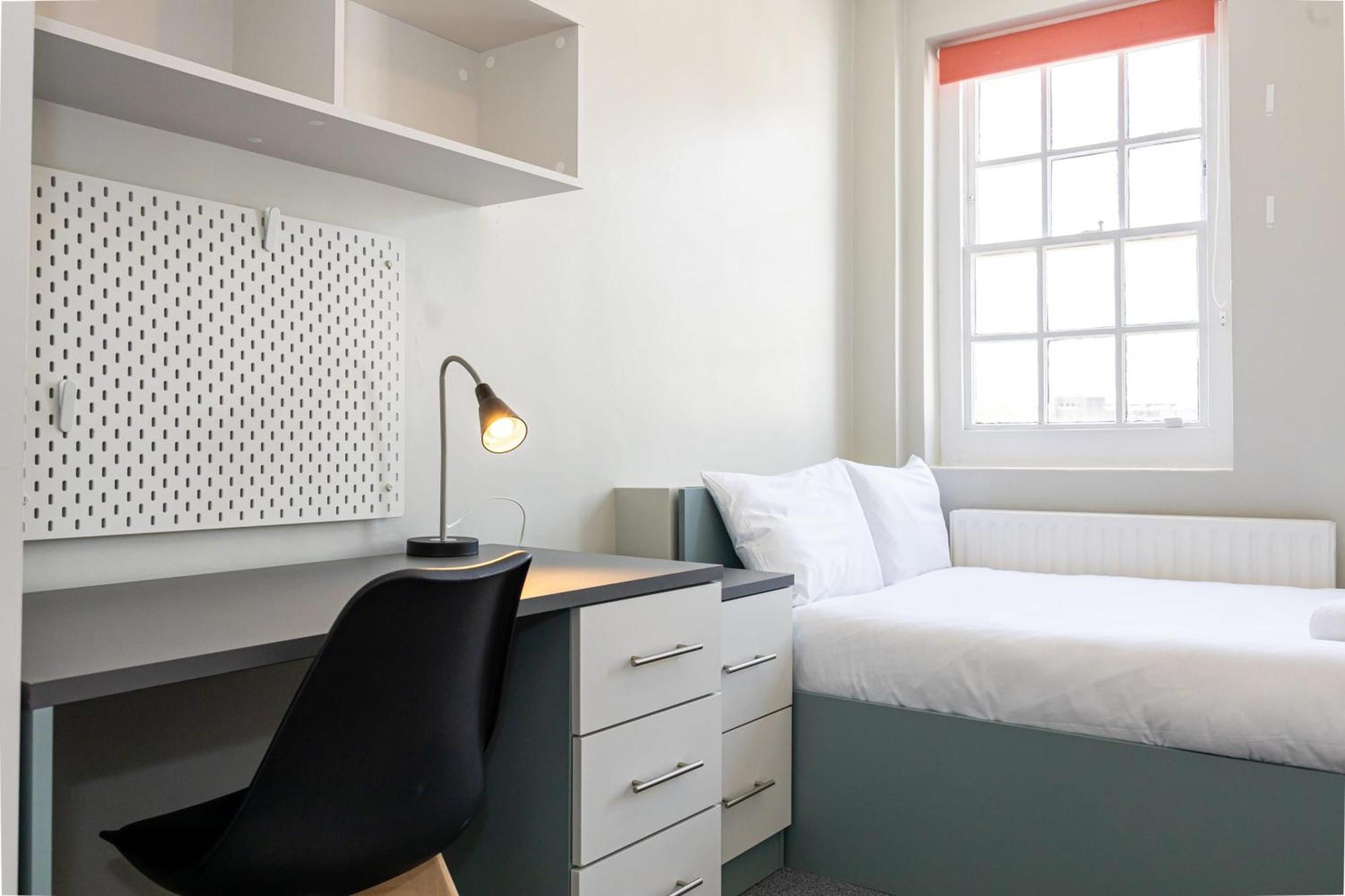 Spacious Room With Shared Facilities ลอนดอน ภายนอก รูปภาพ